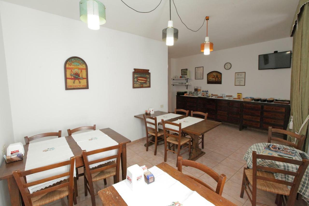 Il Cavallino Fossombrone Εξωτερικό φωτογραφία